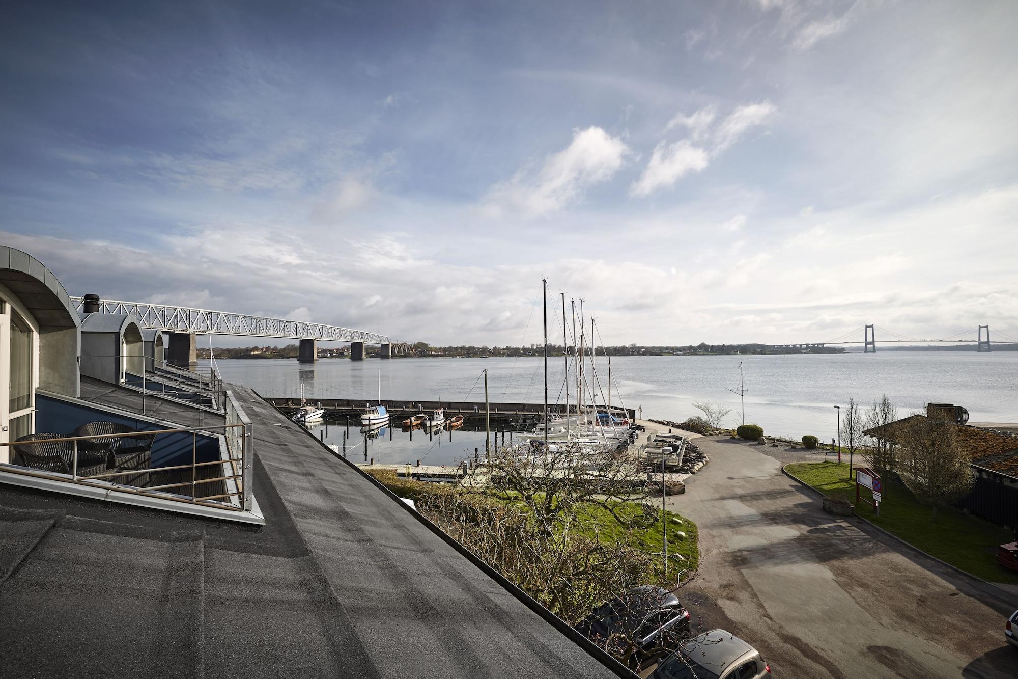 Comwell Kongebrogaarden Middelfart Exterior foto